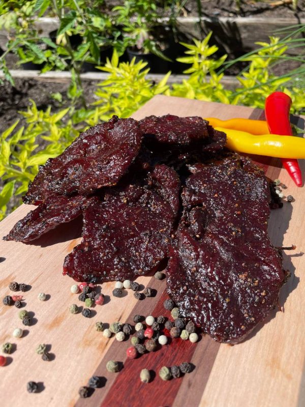 perfectly peppered beef jerky image